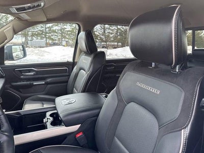 2019 RAM 1500 Laramie 4x4 Crew Cab 5'7" Box