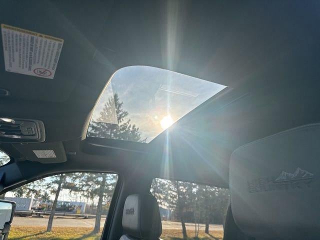 2022 Chevrolet Silverado 2500 HD Crew Cab Standard Box 4-Wheel Drive High Country