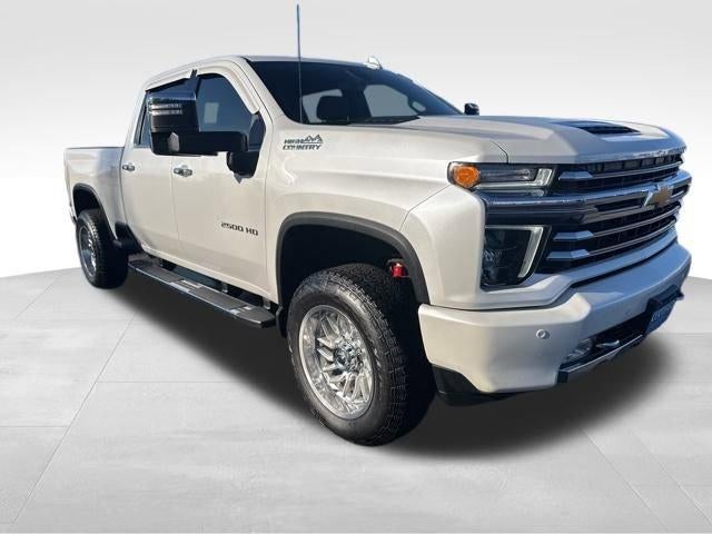2022 Chevrolet Silverado 2500 HD Crew Cab Standard Box 4-Wheel Drive High Country