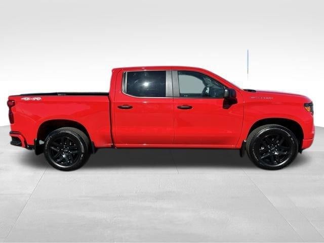 2022 Chevrolet Silverado 1500 Crew Cab Short Box 4-Wheel Drive Custom