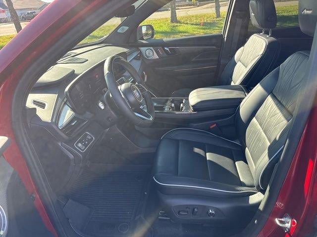 2025 Buick Enclave 4dr Avenir